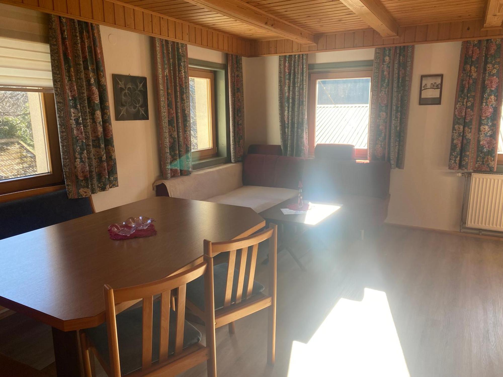 Sehr Geraeumige, Gemuetliche Familienunterkunft - Stofbauer Apartment Rangersdorf